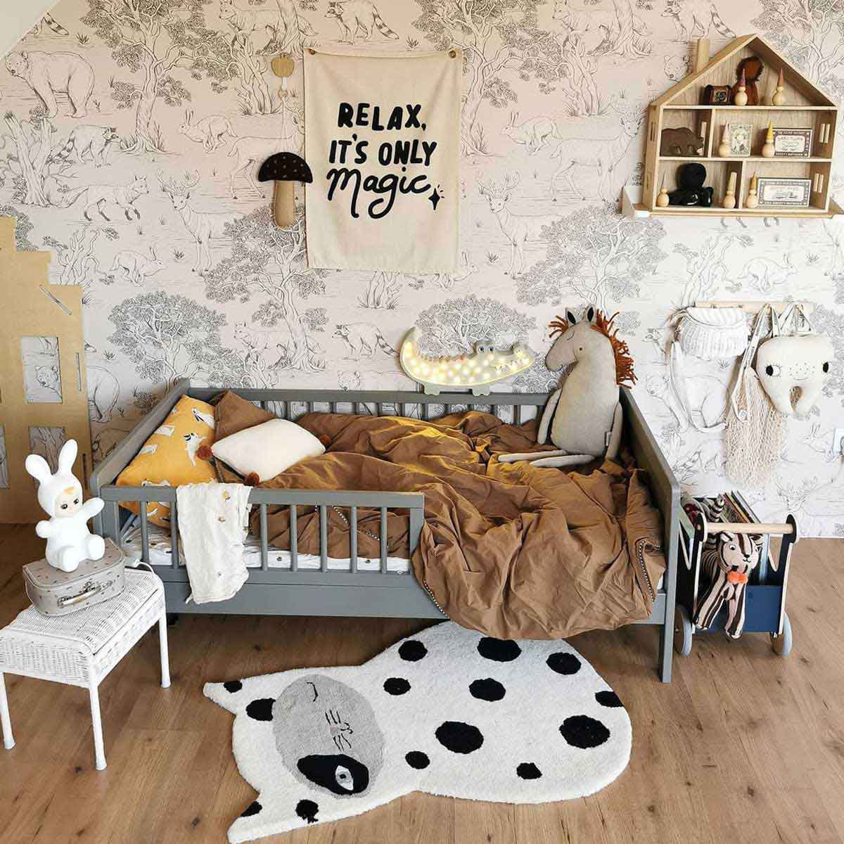 Dekornik Wallpaper Animals White